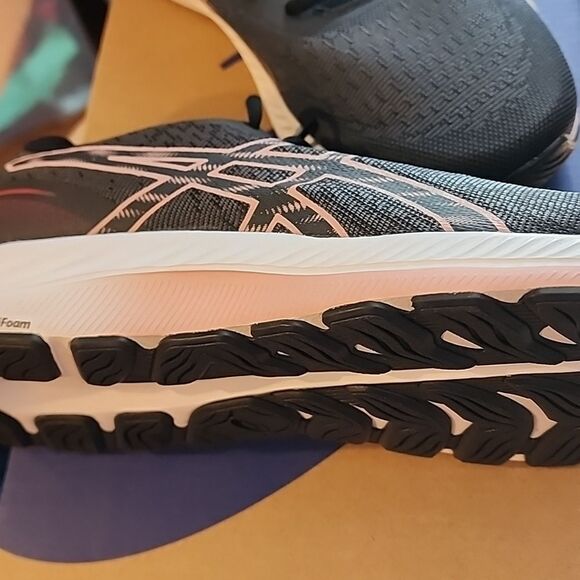 Women's Gel Excite 9 size 11 NWT - Picture 9 of 9